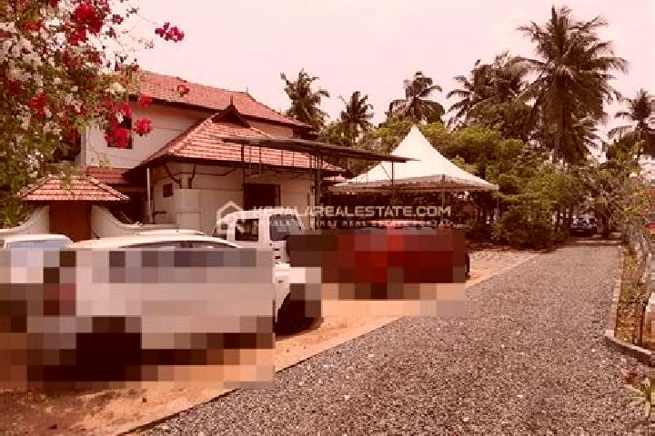 Maya, 30 — Escort in Vypin, India