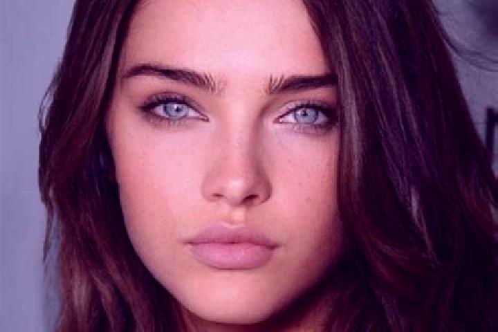 Maya, 31, a brunette blue-eyed european companion based in Orly. Offering Duos, CIM, Party Girl. Available for incall and outcall, overnight bookings available.