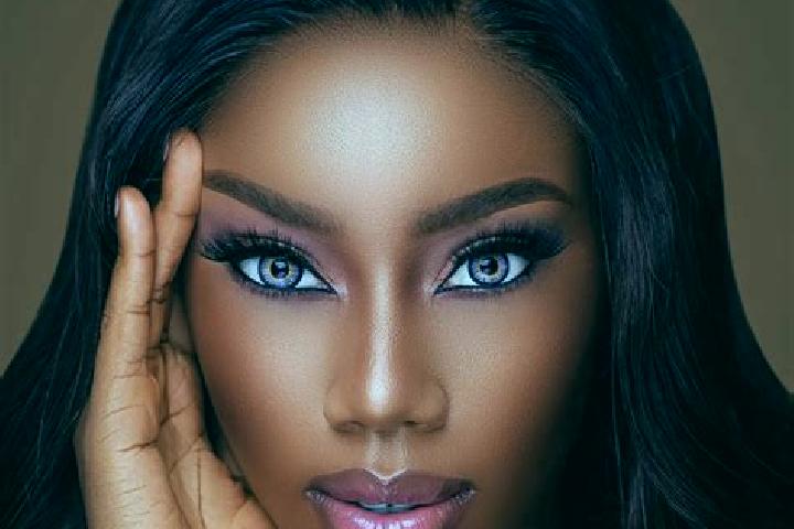 Maya, 31, a red blue-eyed ebony companion based in Newton Mearns. Offering Tantra, Massage, Striptease. Available for incall and outcall, overnight bookings ...
