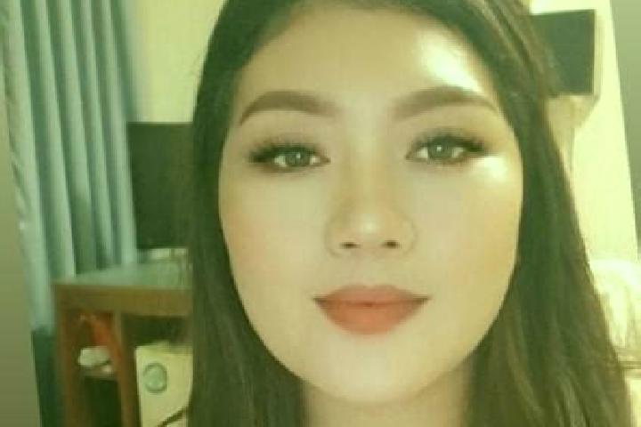 Maya, 31, a red grey-eyed asian companion based in Colchester. Offering OWO, 69, GFE. Available for incall and outcall, overnight bookings available.