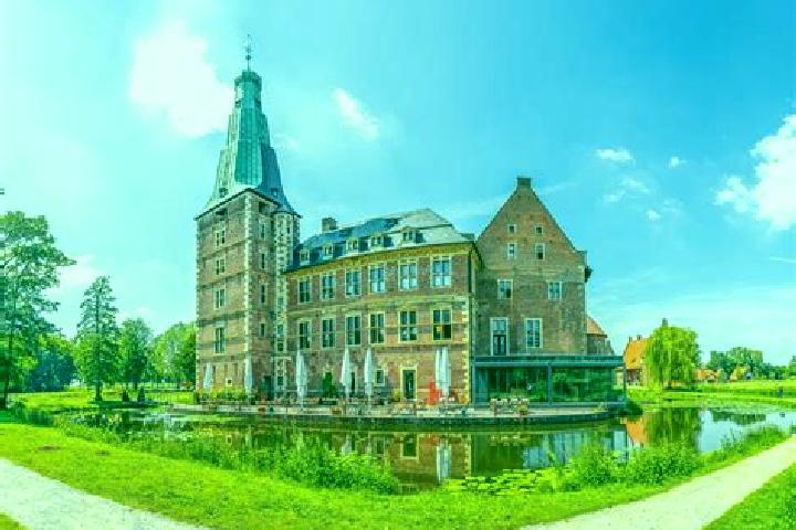 Maya, 31 — Escort in Nachrodt-Wiblingwerde, Germany