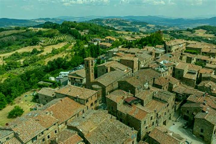 Maya, 31 — Escort in Radicondoli, Italy