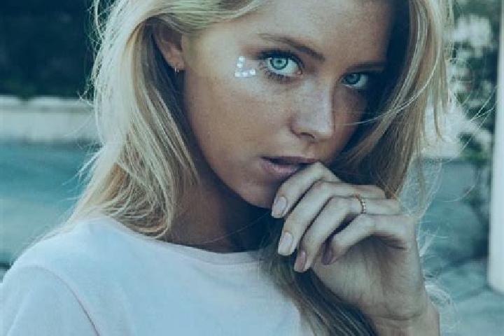Maya, 33, a blonde blue-eyed middle eastern companion based in Chalandray. Offering Duos, A-Level, Travel Companion, CIM, Party Girl. Available for incall an...