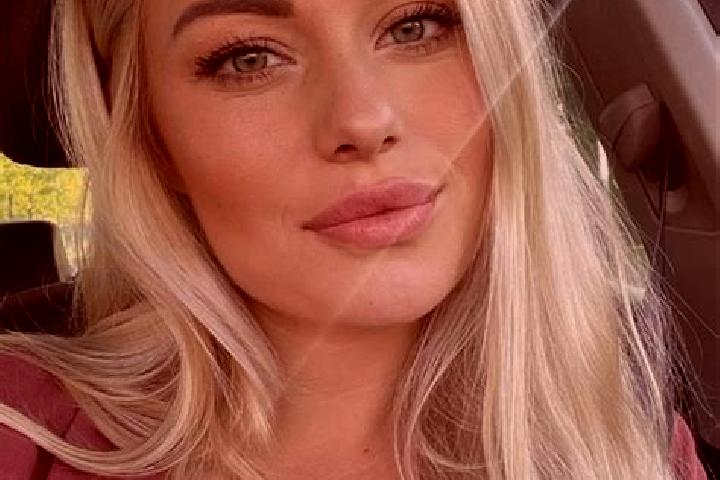 Maya, 33, a blonde hazel-eyed middle eastern companion based in Teixoso. Offering Party Girl, Girlfriend Experience, Massage, Prostate Massage, A-Level. Avai...