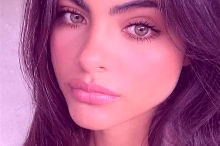 Maya, 33, a brunette green-eyed european companion based in Halajun. Offering Massage, Couples, Deep French Kissing. Available for incall and outcall, overni...