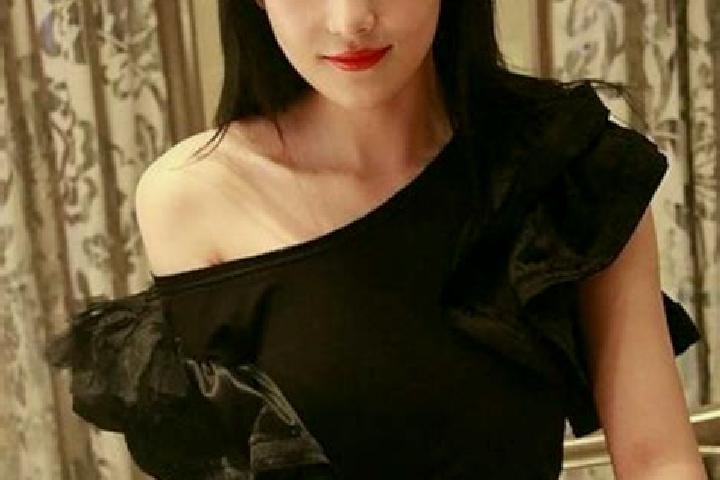 Maya, 33, a red dark-eyed asian companion based in Cangtou. Offering Fetish, A-Level, Party Girl. Available for incall and outcall, overnight bookings availa...