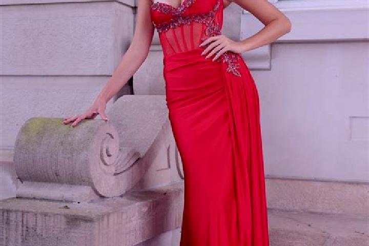 Maya, 33 — Escort in Coutures, France