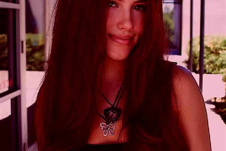 Maya, 34, a auburn dark-eyed slavic companion based in Wedel. Offering OWO, Dinner Date, Fetish. Available for incall and outcall, overnight bookings available.