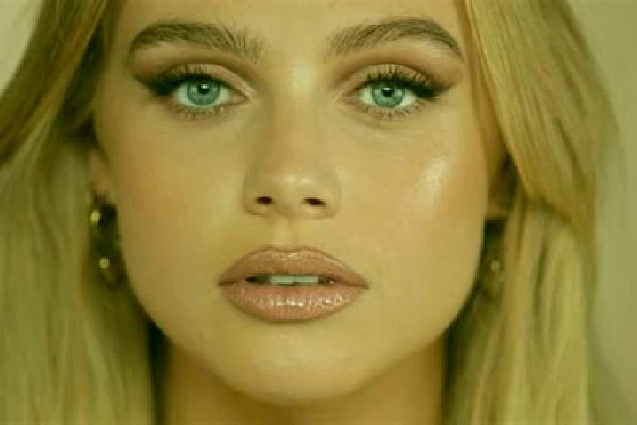 Maya, 34, a platinum blonde green-eyed caucasian companion based in Esloev. Offering Couples, Erotic Massage, Dinner Date, GFE, BDSM. Available for incall an...