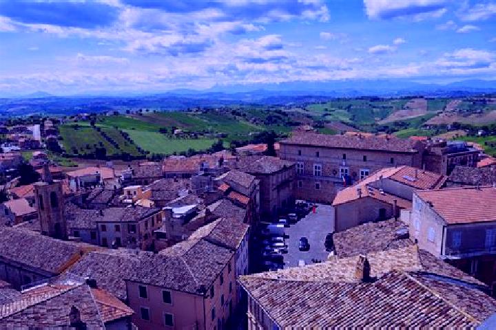Maya, 34 — Escort in Monte San Giusto, Italy