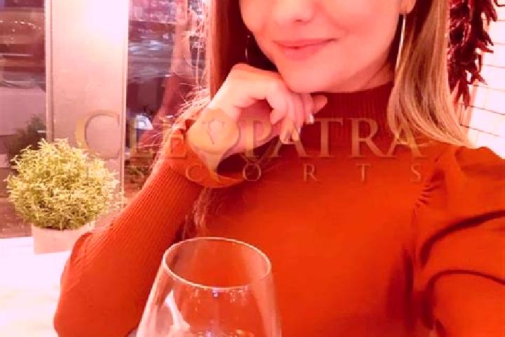 Maya, 35, a auburn amber-eyed asian companion based in Berrechid. Offering Deep French Kissing, Dinner Date, Domination, Massage, OWO. Available for incall a...