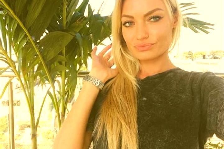 Maya, 35, a black blue-eyed indian companion based in Guarani de Goias. Offering Deep French Kissing, GFE, Dinner Date, Striptease, CIM. Available for incall...