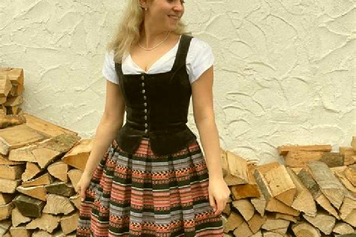Maya, 35 — Escort in Hoeflein, Austria