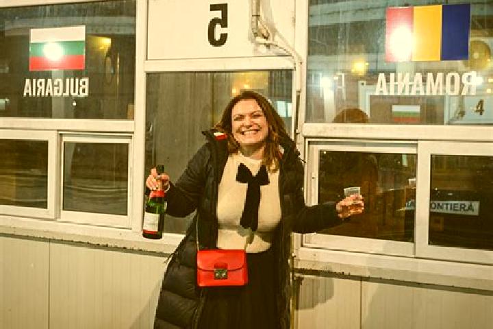 Maya, 36 — Escort in Mogosani, Romania