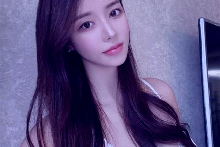 Maya, 36 — Escort in Pingya, China