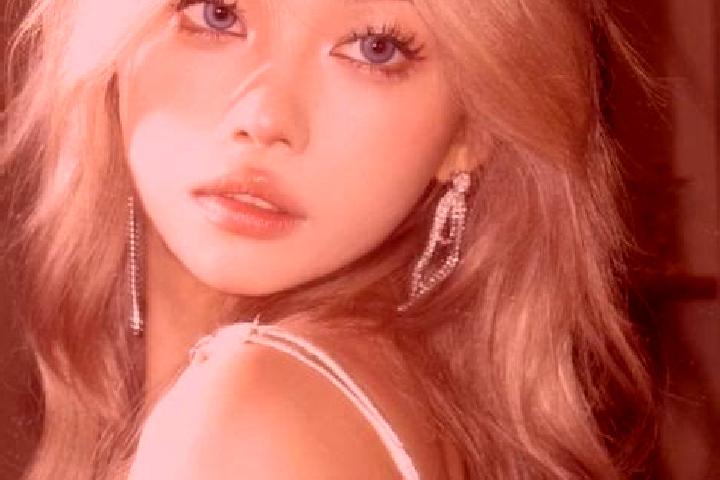 Maya, 37, a blonde amber-eyed asian companion based in Mediana. Offering Fetish, CIM, A-Level. Available for incall and outcall, day and evening dates.