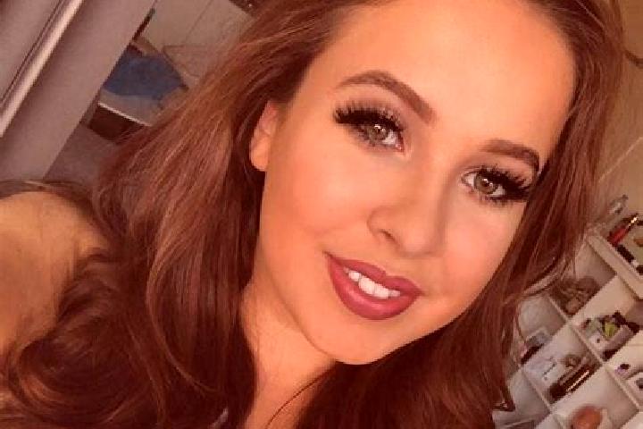 Maya, 37, a brunette amber-eyed middle eastern companion based in Fabbriche di Vallico. Offering Party Girl, Striptease, Roleplay. Available for incall and o...