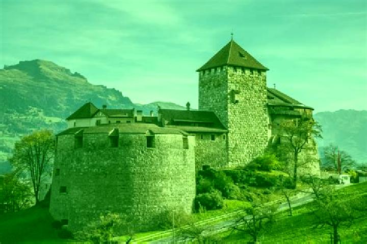 Maya, 37 — Escort in Balzers, Liechtenstein