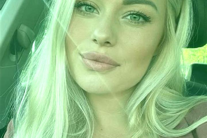 Maya, 38, a blonde hazel-eyed caucasian companion based in Phara. Offering Striptease, Deep French Kissing, OWO. Available for incall and outcall, overnight ...