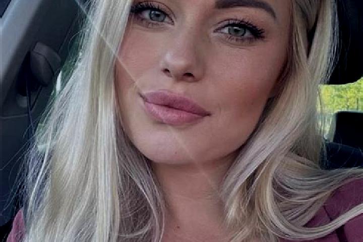 Maya, 38, a blonde hazel-eyed mediterranean companion based in Fontenay-sur-Eure. Offering Overnight, Dinner Date, Striptease, Travel Companion, Party Girl. ...