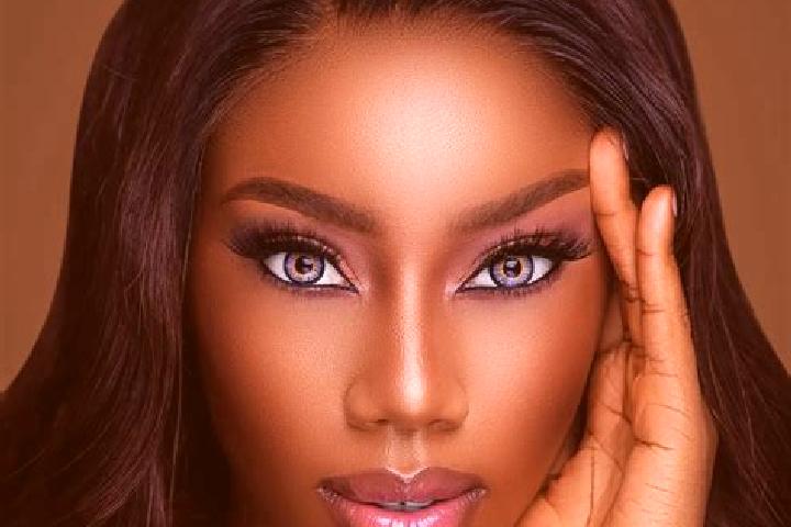 Maya, 38, a red blue-eyed ebony companion based in Lamagistere. Offering Domination, CIM, Roleplay. Available for incall and outcall, overnight bookings avai...
