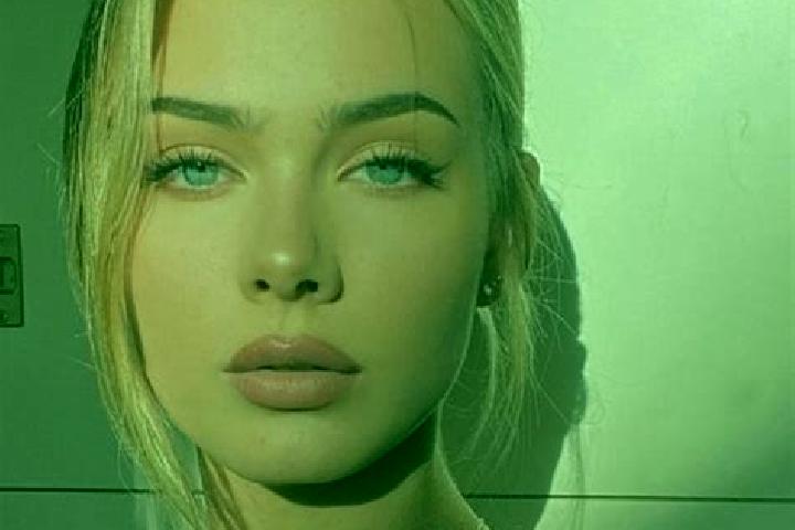 Maya, 39, a blonde grey-eyed european companion based in Sochaux. Offering Travel Companion, Deep French Kissing, Tantra. Available for incall and outcall, d...