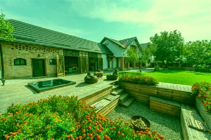 Maya, 39 — Escort in Chinari, Romania