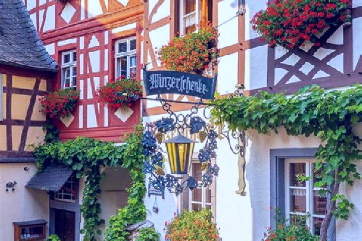 Maya, 39 — Escort in Lauchaecker, Germany