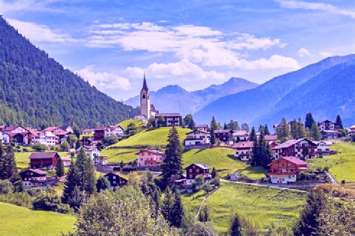 Maya, 39 — Escort in Vals, Austria