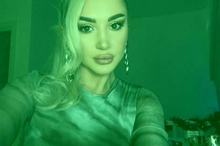 Mia, 20, a blonde amber-eyed indian companion based in Dobromyl. Offering Girlfriend Experience, GFE, BDSM, CIM. Available for incall and outcall, overnight ...
