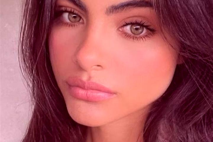 Mia, 20, a brunette dark-eyed latina companion based in Rollan. Offering Prostate Massage, Deep French Kissing, Roleplay, GFE. Available for incall and outca...