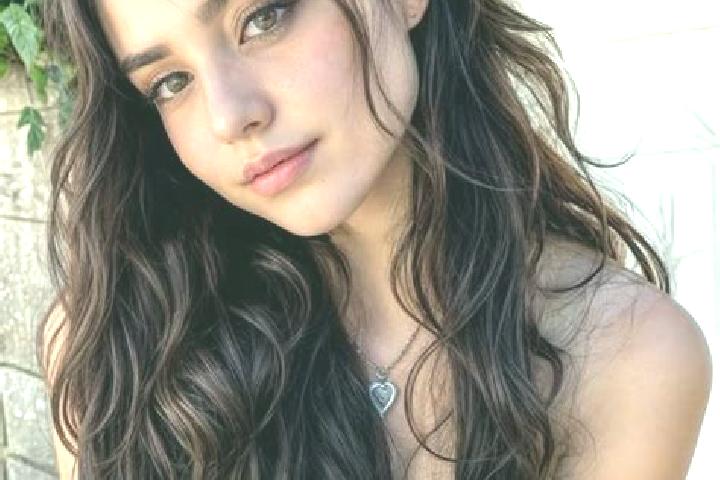 Mia, 20, a brunette hazel-eyed caucasian companion based in Qumaym. Offering Erotic Massage, Travel Companion, Overnight, Tantra. Available for incall and ou...
