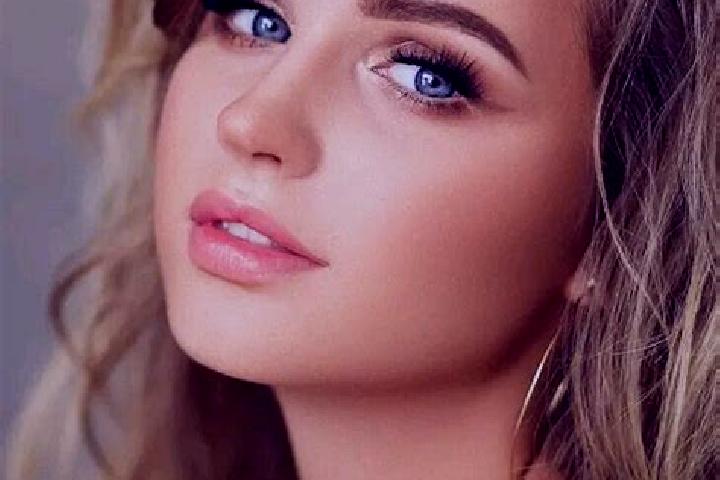 Mia, 20, a dark blonde blue-eyed slavic companion based in Trabia. Offering Duos, CIM, A-Level, Party Girl. Available for incall and outcall, day and evening...