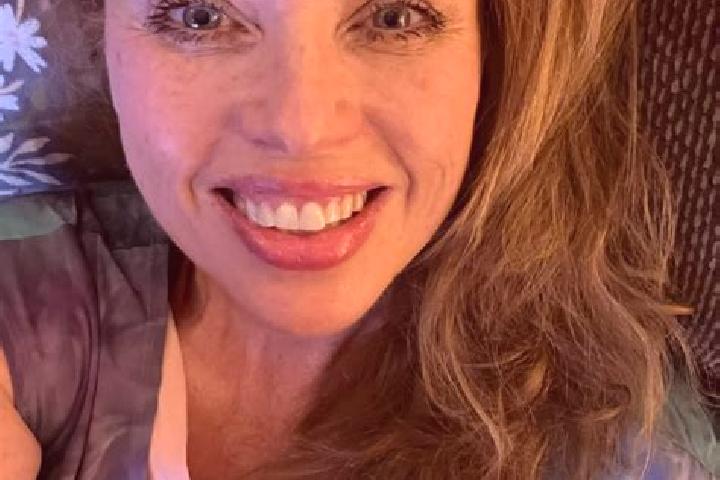 Mia, 20 — Escort in Claypool Hill, United States
