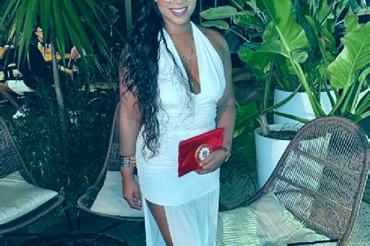 Mia, 20 — Escort in Onex, Switzerland