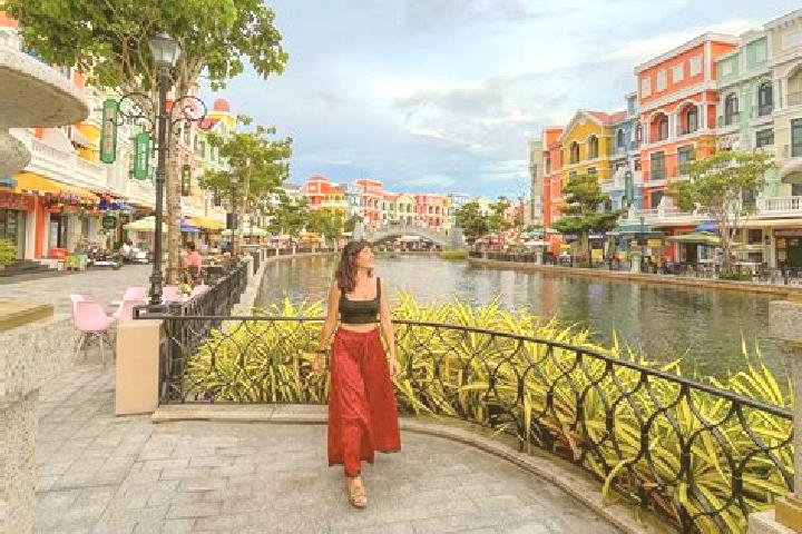 Mia, 20 — Escort in Phu Vang, Vietnam