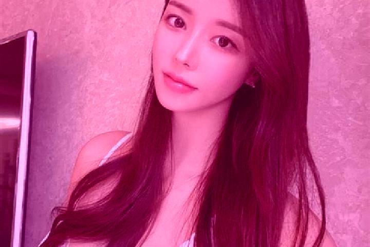 Mia, 20 — Escort in Sunqiao, China