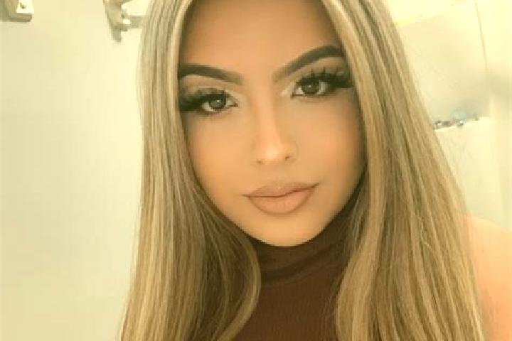 Mia, 21, a blonde dark-eyed latina companion based in Gordon Heights. Offering Girlfriend Experience, Roleplay, Fetish, Tantra, Striptease. Available for inc...