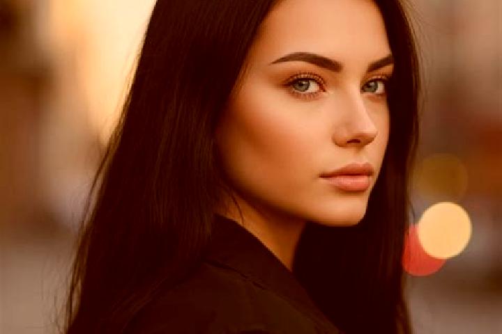 Mia, 21, a platinum blonde blue-eyed latina companion based in Suq Sirwah. Offering Roleplay, Tantra, Travel Companion. Available for incall and outcall, ove...