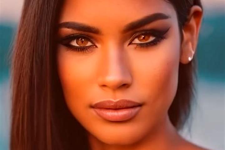 Mia, 21, a red grey-eyed latina companion based in Rechtmehring. Offering OWO, CIM, Domination, Massage. Available for incall and outcall, day and evening da...