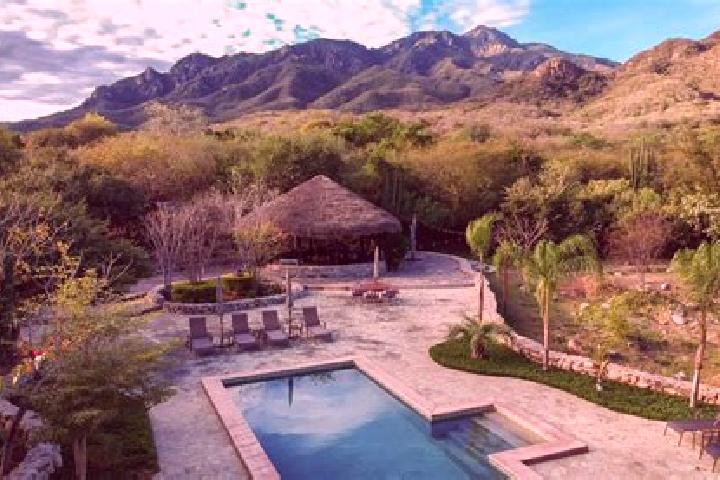 Mia, 21 — Escort in El Pedregal de Guadalupe Hidalgo, Mexico