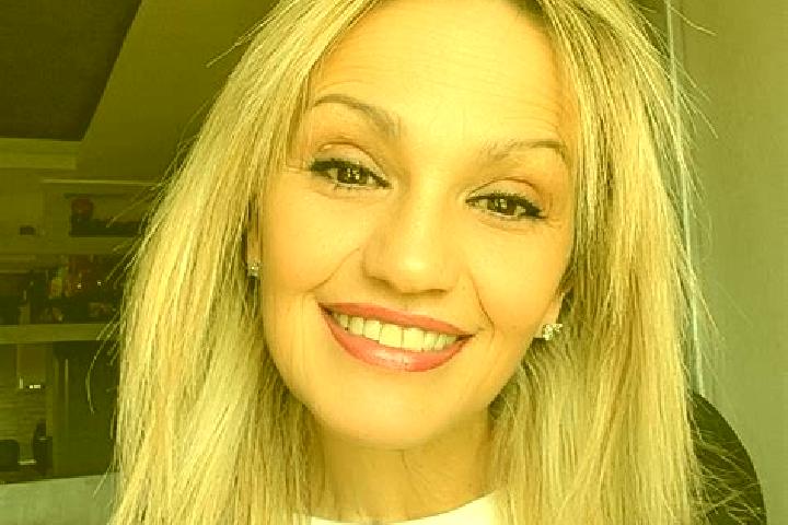 Mia, 21 — Escort in Finningen, Germany