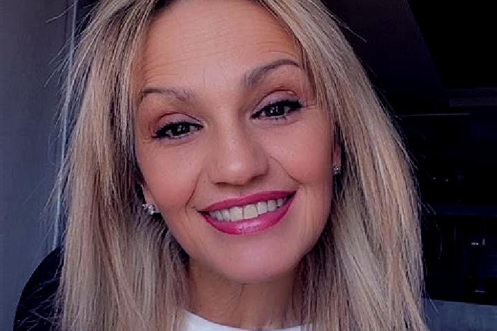Mia, 21 — Escort in Jenec, Czech Republic