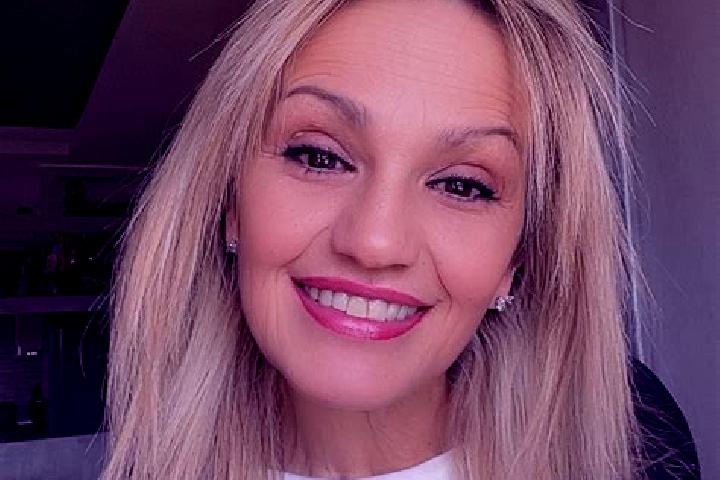 Mia, 21 — Escort in Neuille, France