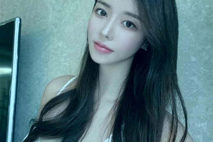 Mia, 21 — Escort in Pancheng, China