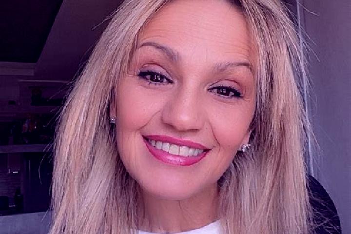 Mia, 21 — Escort in Parentignat, France