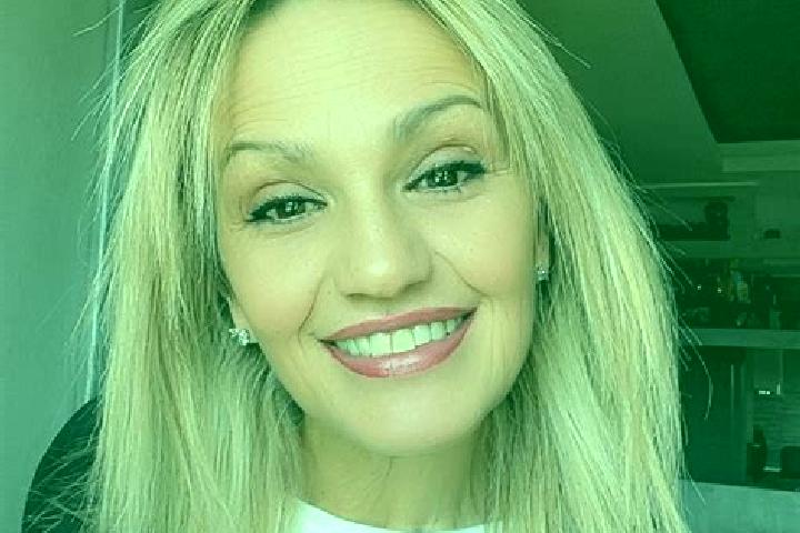 Mia, 21 — Escort in Pendalofon, Greece