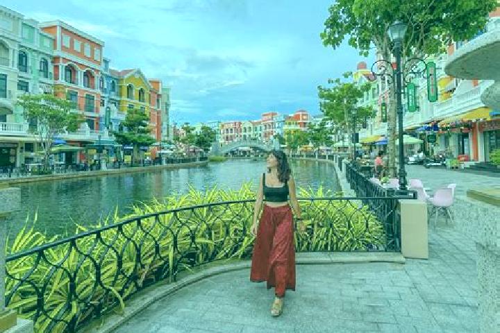 Mia, 21 — Escort in Phu Tho, Vietnam