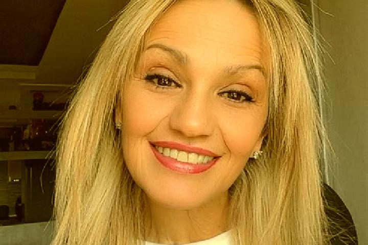 Mia, 21 — Escort in Sardanesti, Romania