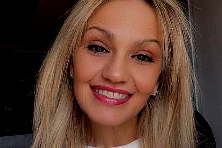 Mia, 21 — Escort in Varteju, Romania